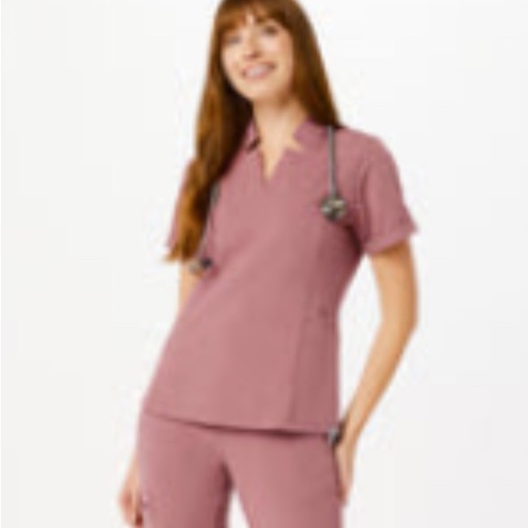 Women’s Figs Mauve Inala Slim 3 pocket scrub top Medium - Picture 5 of 5